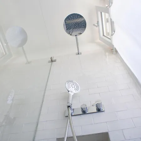 Alojamento de Acomodação e Pequeno-almoço Avec Salle De Bain Privee Et Balcon Vegetal A Lisbonne Amoreiras